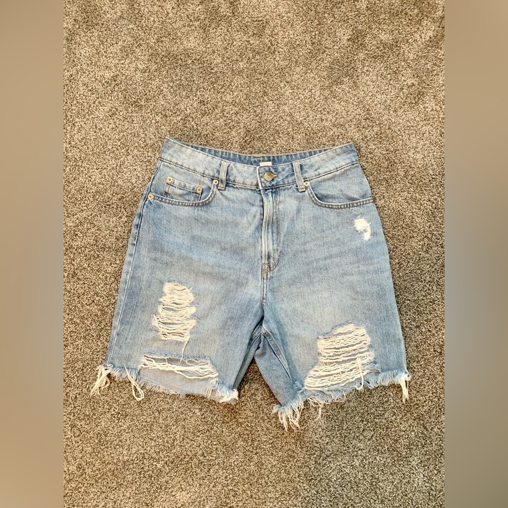 H&M High Waisted Bermuda shorts